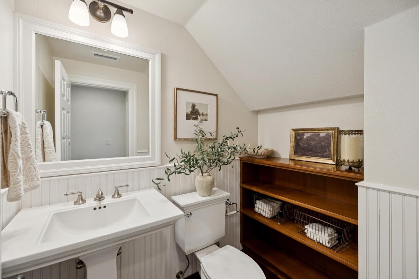 Detail Gallery Image 34 of 89 For 1450 Lakeview Ct, San Martin,  CA 95046 - 6 Beds | 5/1 Baths