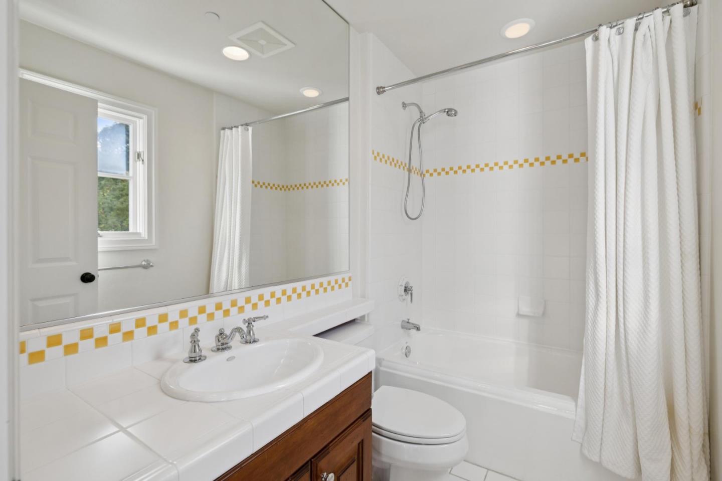 Detail Gallery Image 56 of 89 For 1450 Lakeview Ct, San Martin,  CA 95046 - 6 Beds | 5/1 Baths