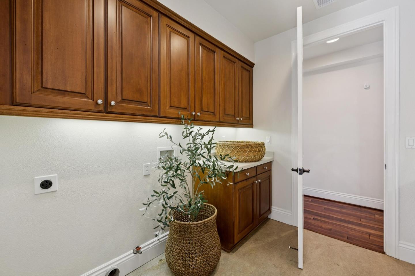 Detail Gallery Image 64 of 89 For 1450 Lakeview Ct, San Martin,  CA 95046 - 6 Beds | 5/1 Baths