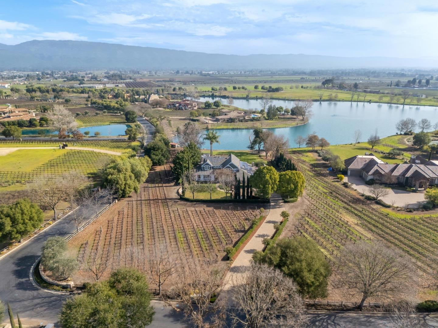 Detail Gallery Image 69 of 89 For 1450 Lakeview Ct, San Martin,  CA 95046 - 6 Beds | 5/1 Baths