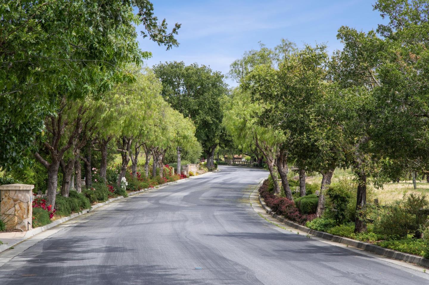 Detail Gallery Image 9 of 89 For 1450 Lakeview Ct, San Martin,  CA 95046 - 6 Beds | 5/1 Baths