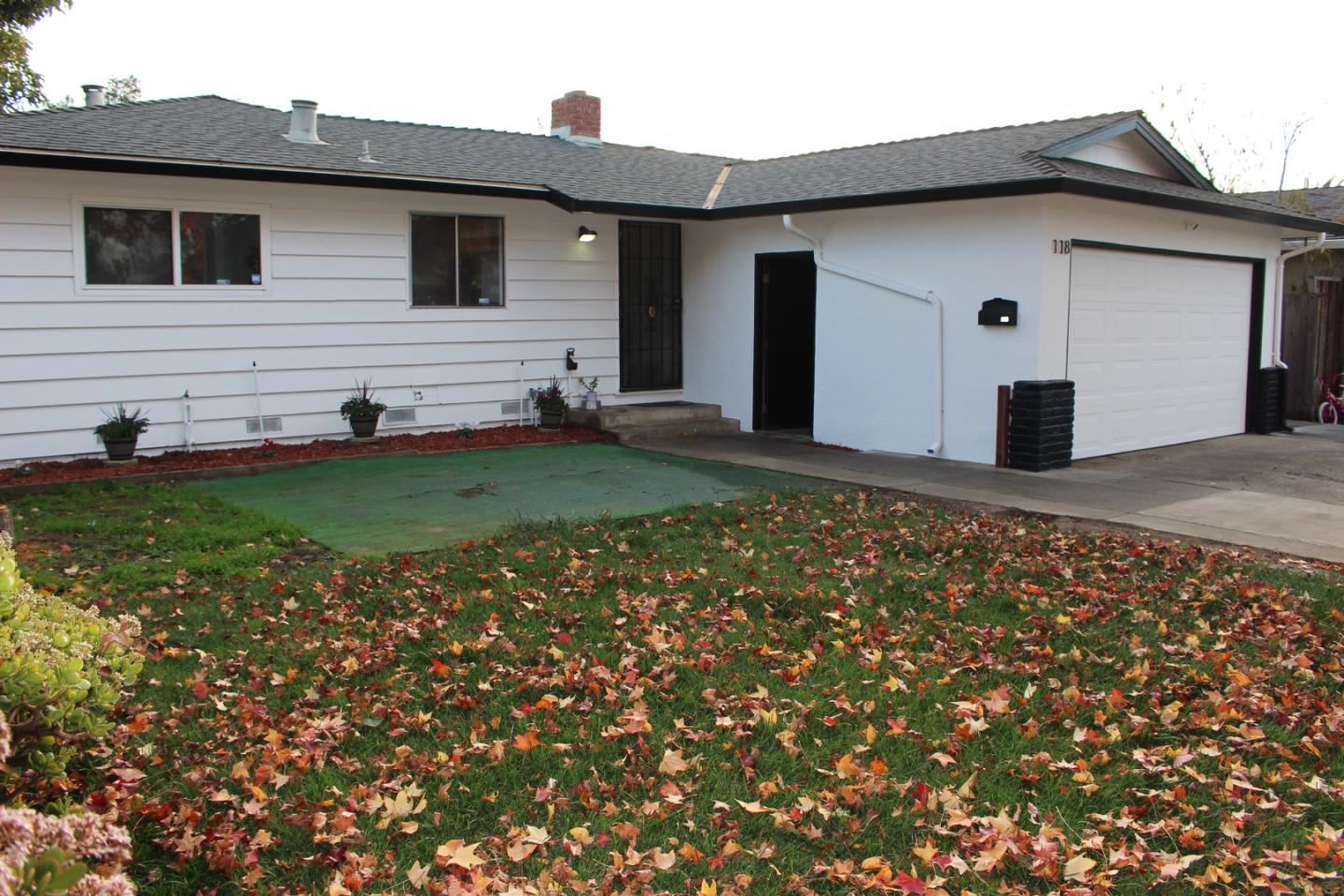 Detail Gallery Image 3 of 22 For 118 Azucar Ave, San Jose,  CA 95111 - 3 Beds | 2 Baths