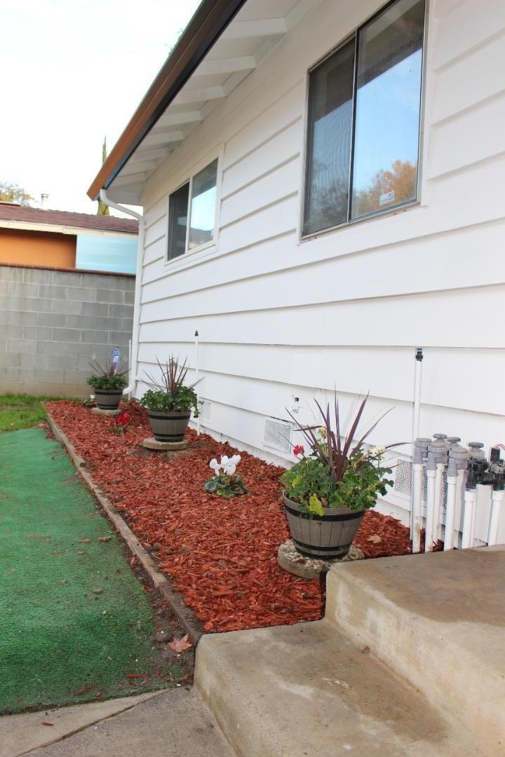 Detail Gallery Image 4 of 22 For 118 Azucar Ave, San Jose,  CA 95111 - 3 Beds | 2 Baths