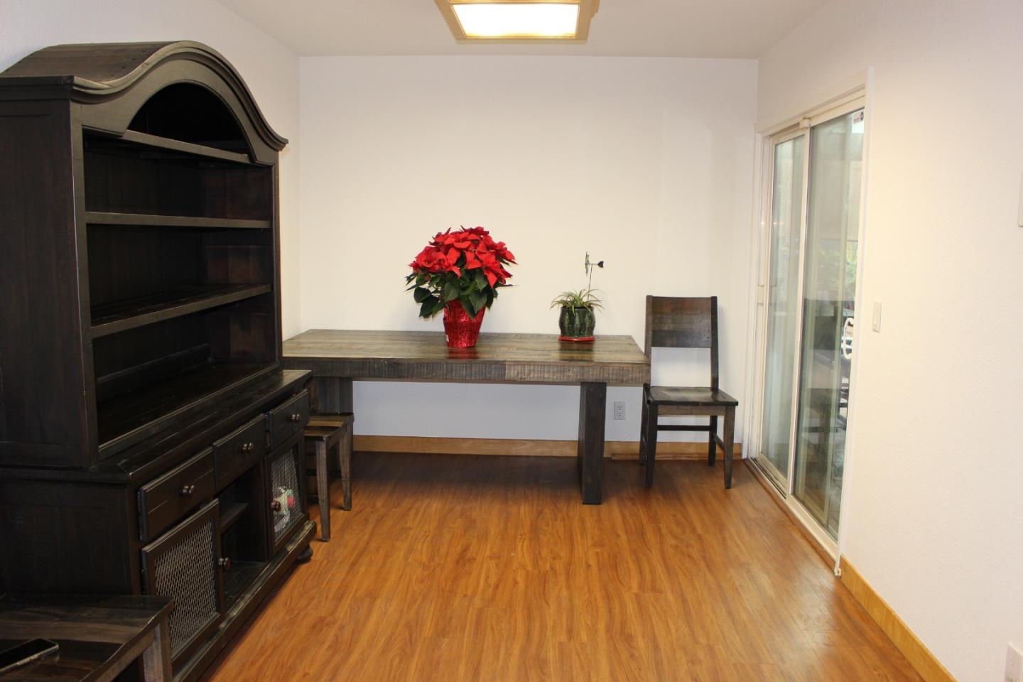 Detail Gallery Image 8 of 22 For 118 Azucar Ave, San Jose,  CA 95111 - 3 Beds | 2 Baths