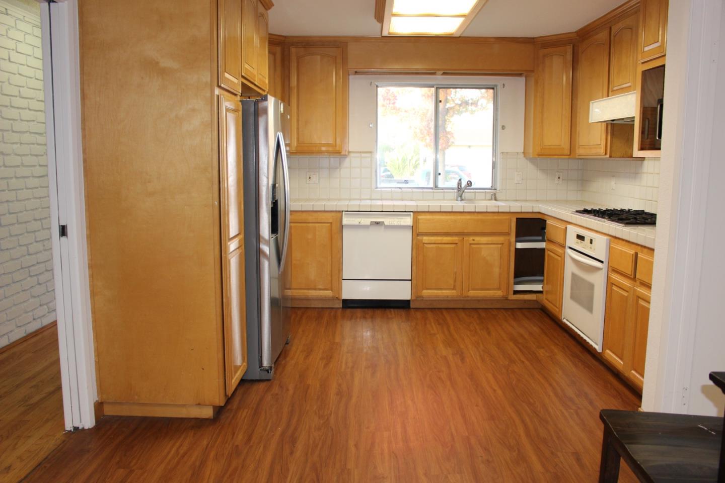 Detail Gallery Image 9 of 22 For 118 Azucar Ave, San Jose,  CA 95111 - 3 Beds | 2 Baths