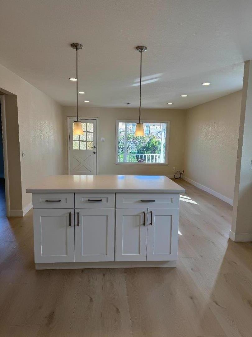 Detail Gallery Image 10 of 22 For 277 Kirk Ave, San Jose,  CA 95127 - 2 Beds | 2 Baths