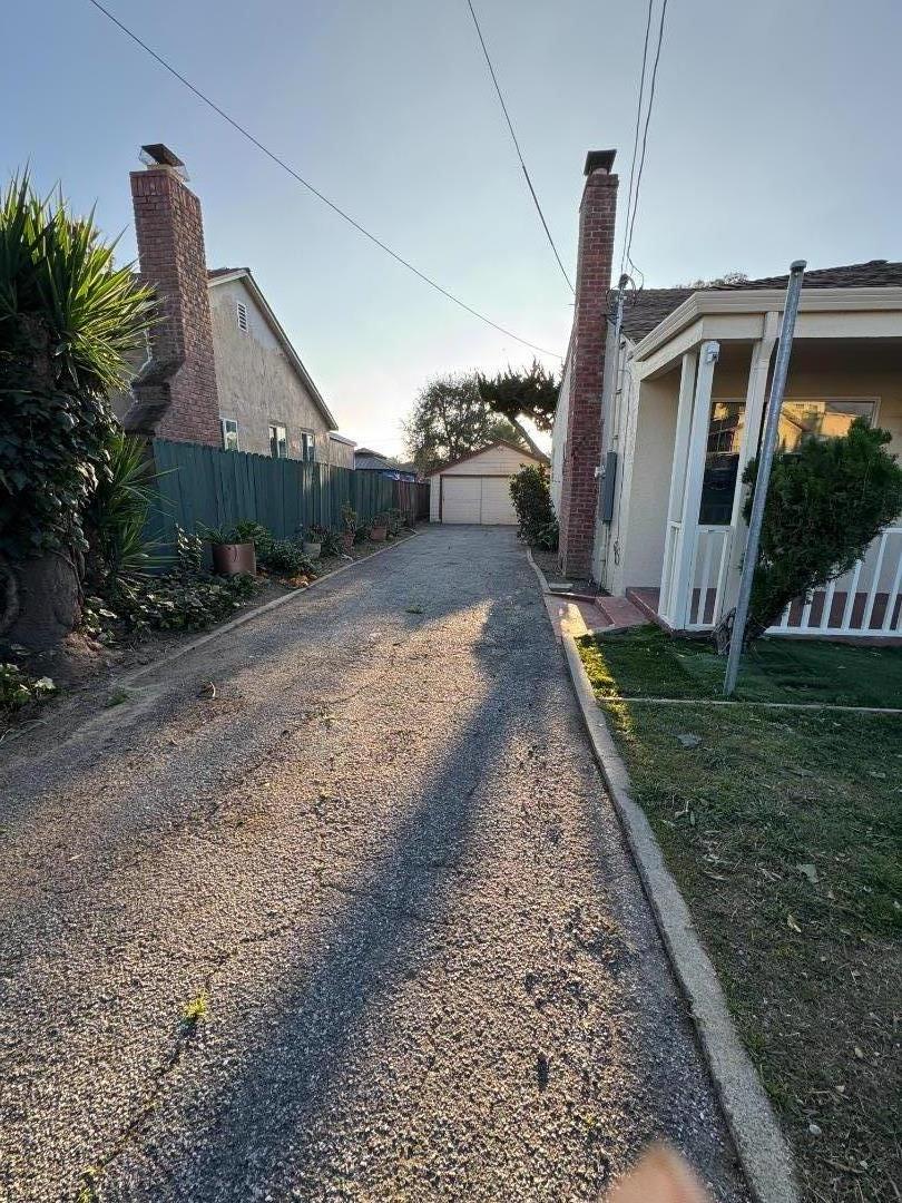 Detail Gallery Image 3 of 22 For 277 Kirk Ave, San Jose,  CA 95127 - 2 Beds | 2 Baths