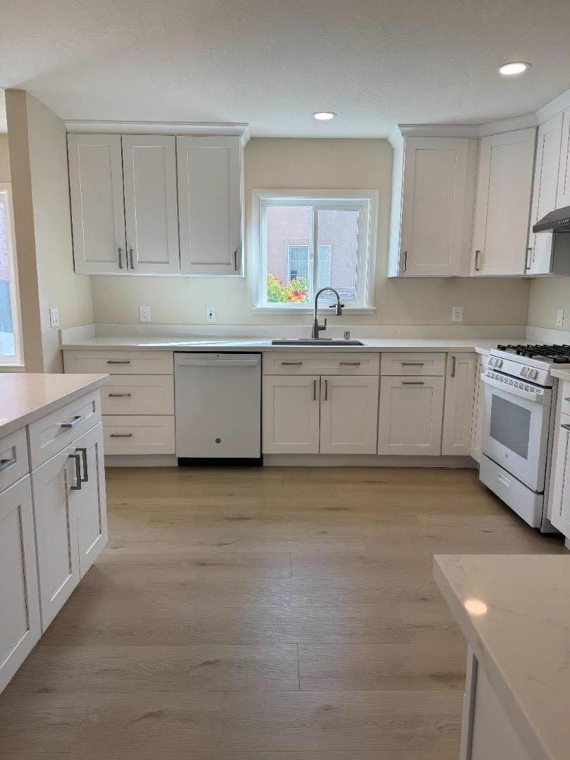 Detail Gallery Image 6 of 22 For 277 Kirk Ave, San Jose,  CA 95127 - 2 Beds | 2 Baths