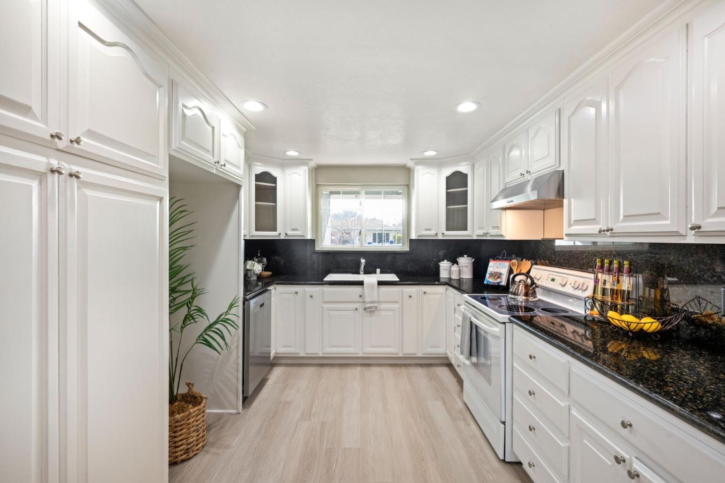 Detail Gallery Image 12 of 35 For 761 Carla Way, Gilroy,  CA 95020 - 4 Beds | 2 Baths