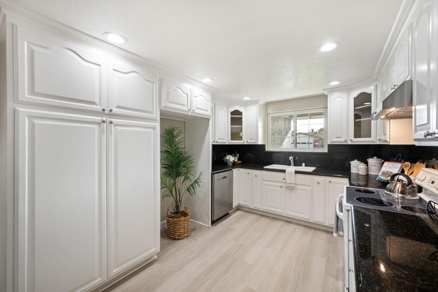 Detail Gallery Image 9 of 35 For 761 Carla Way, Gilroy,  CA 95020 - 4 Beds | 2 Baths