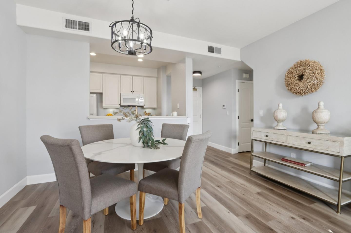 Detail Gallery Image 8 of 28 For 1951 Ofarrell St #404,  San Mateo,  CA 94403 - 2 Beds | 2 Baths