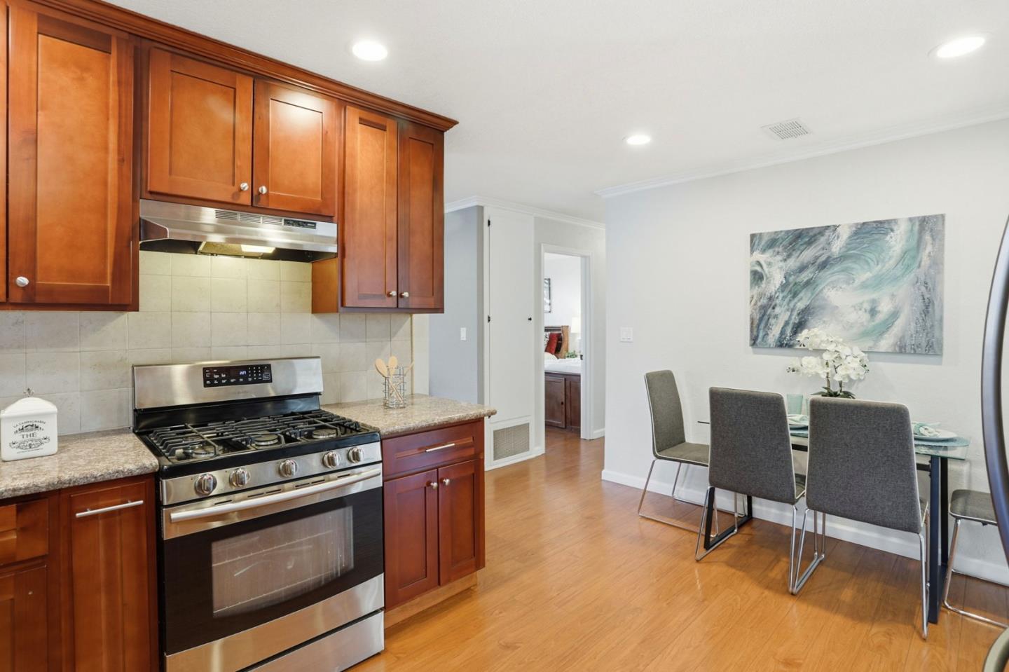 Detail Gallery Image 14 of 32 For 3458 Rocky Mountain Dr, San Jose,  CA 95127 - 3 Beds | 2 Baths