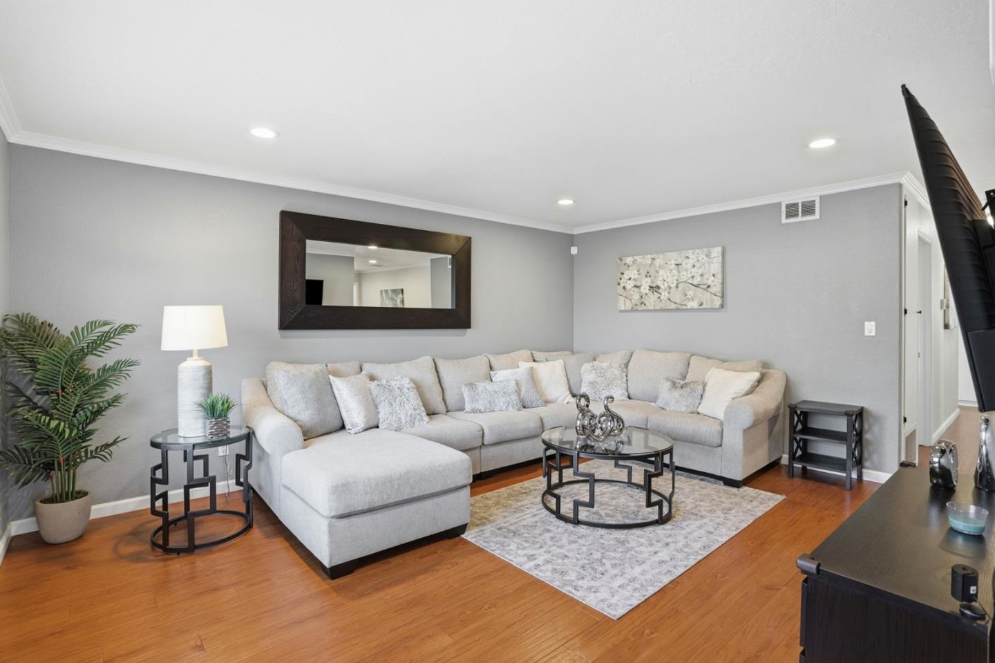 Detail Gallery Image 6 of 32 For 3458 Rocky Mountain Dr, San Jose,  CA 95127 - 3 Beds | 2 Baths