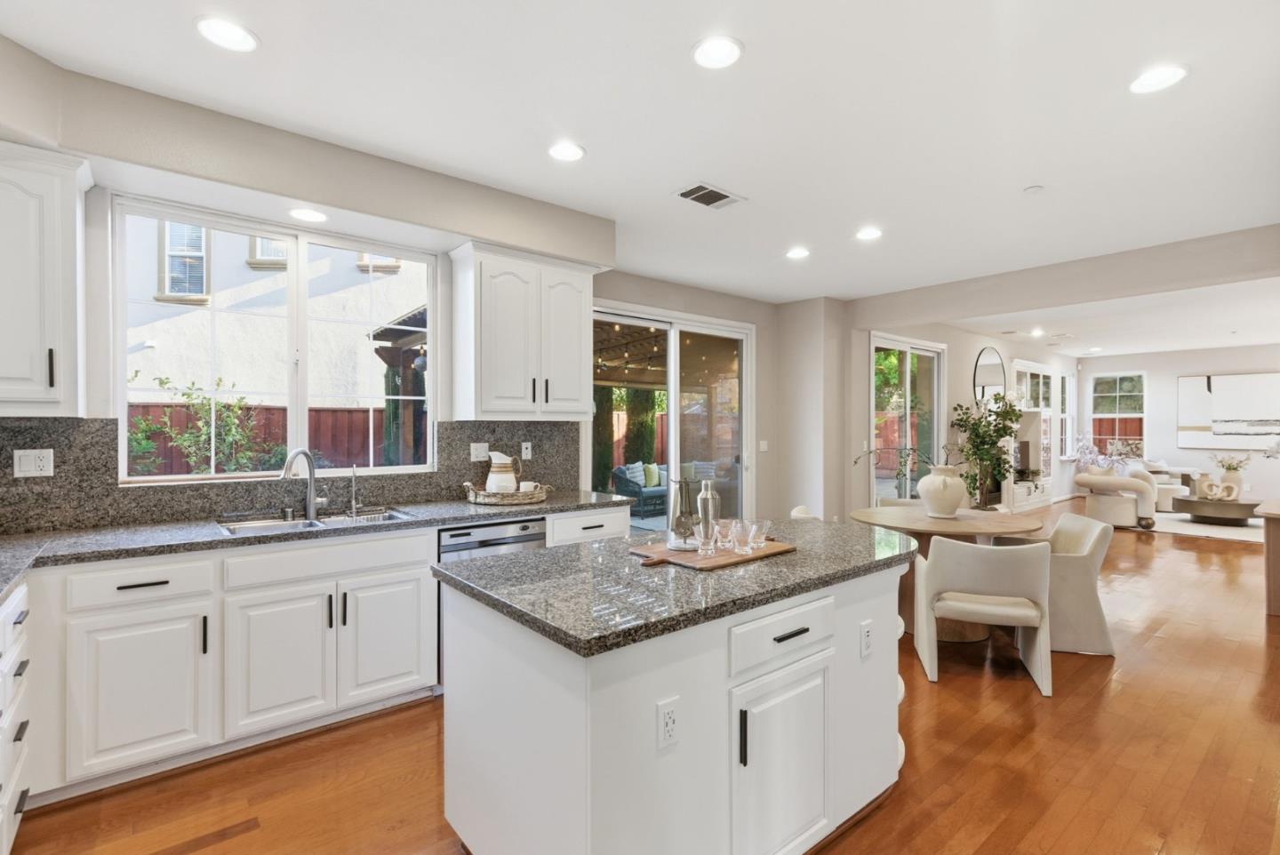 Detail Gallery Image 24 of 85 For 34794 Williams Way, Union City,  CA 94587 - 5 Beds | 4/1 Baths