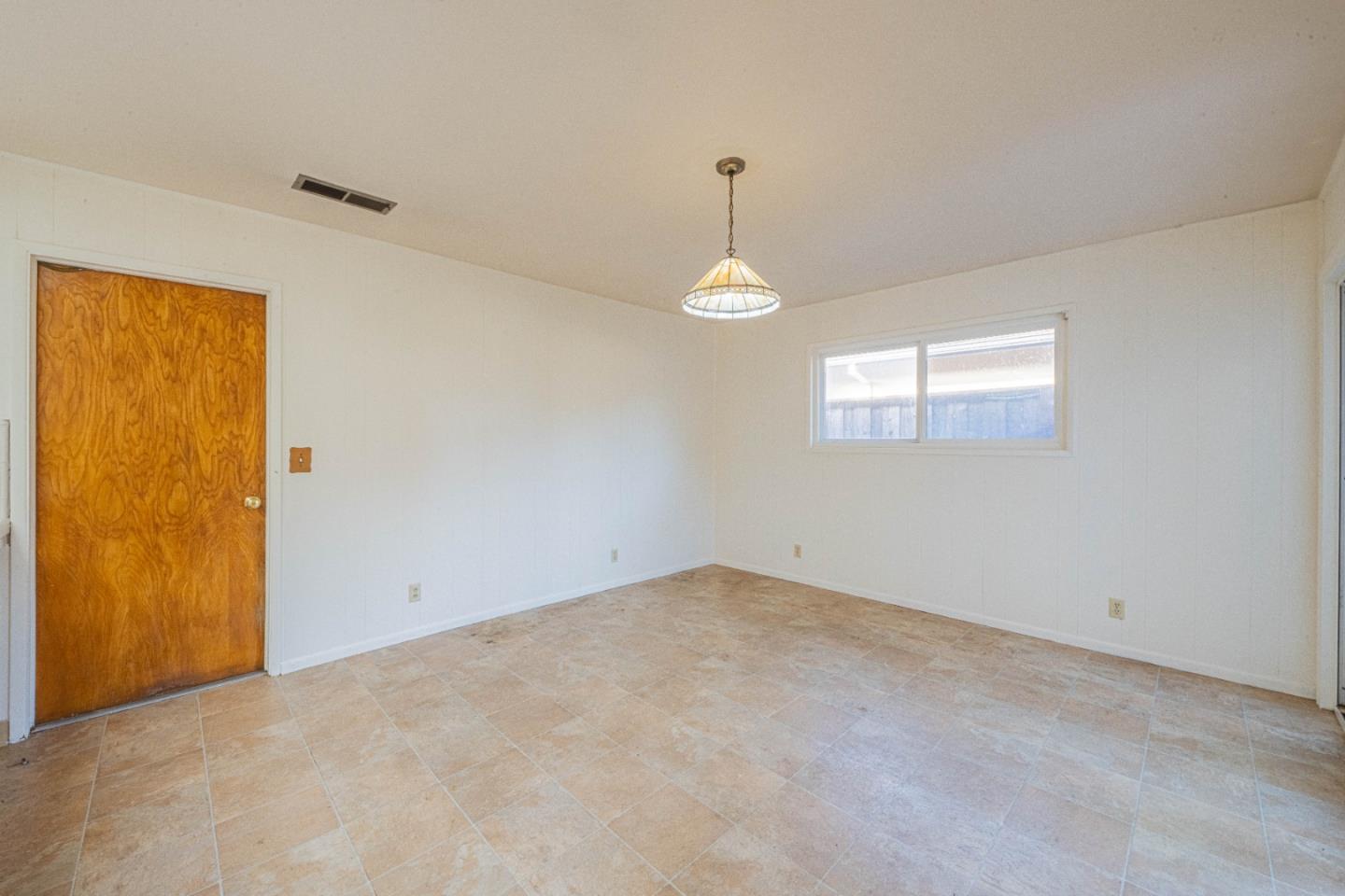 Detail Gallery Image 10 of 33 For 826 Central Ave, Salinas,  CA 93901 - 3 Beds | 2 Baths