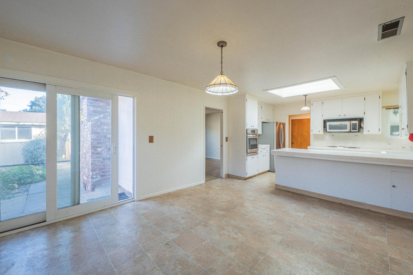 Detail Gallery Image 11 of 33 For 826 Central Ave, Salinas,  CA 93901 - 3 Beds | 2 Baths