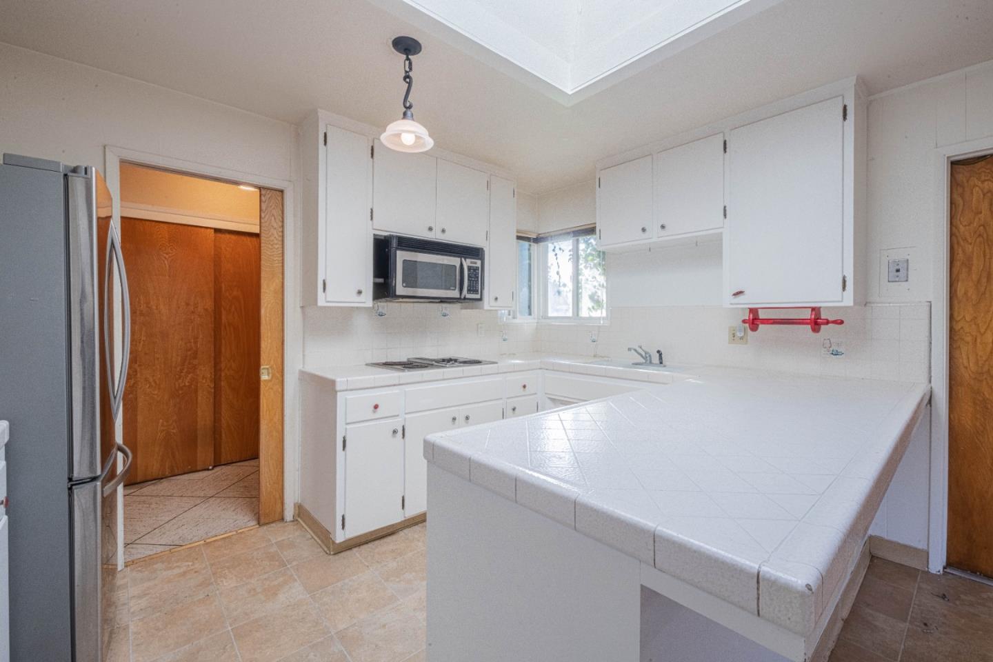 Detail Gallery Image 12 of 33 For 826 Central Ave, Salinas,  CA 93901 - 3 Beds | 2 Baths