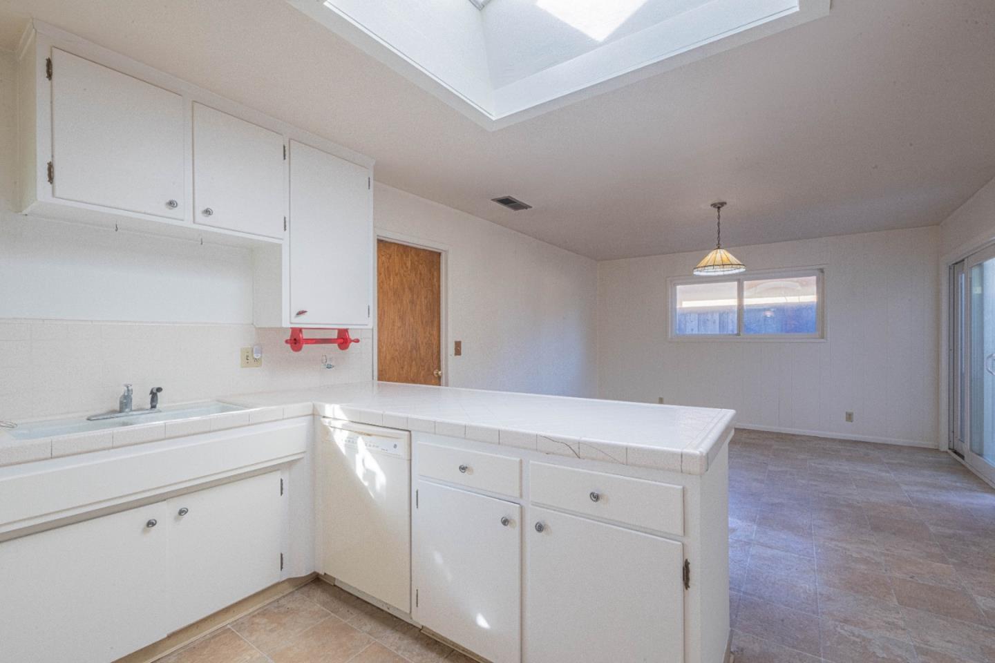 Detail Gallery Image 13 of 33 For 826 Central Ave, Salinas,  CA 93901 - 3 Beds | 2 Baths