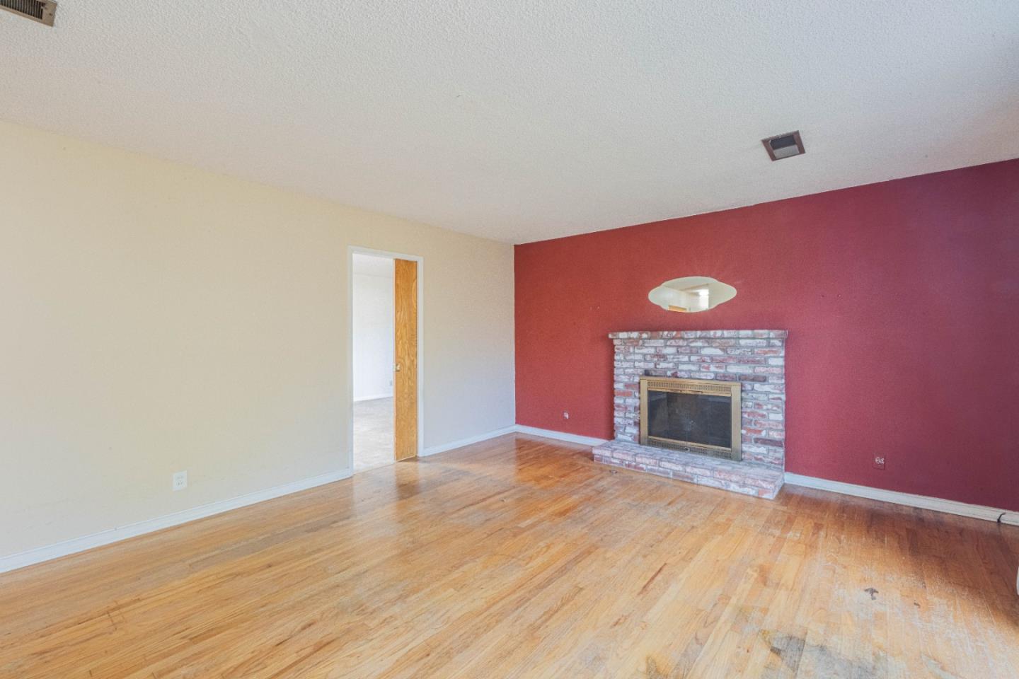 Detail Gallery Image 8 of 33 For 826 Central Ave, Salinas,  CA 93901 - 3 Beds | 2 Baths