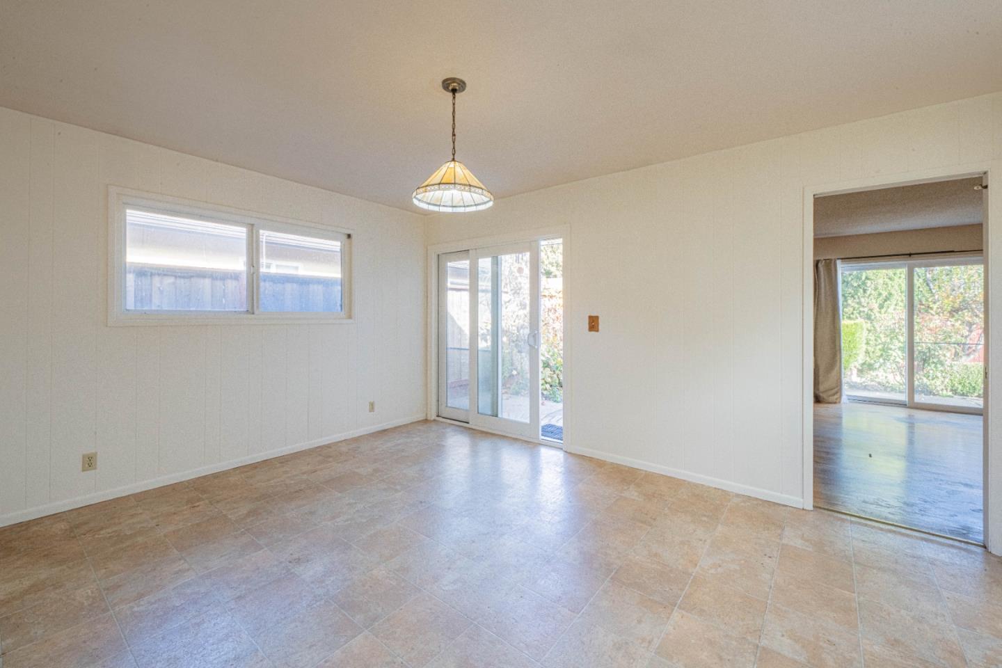 Detail Gallery Image 9 of 33 For 826 Central Ave, Salinas,  CA 93901 - 3 Beds | 2 Baths