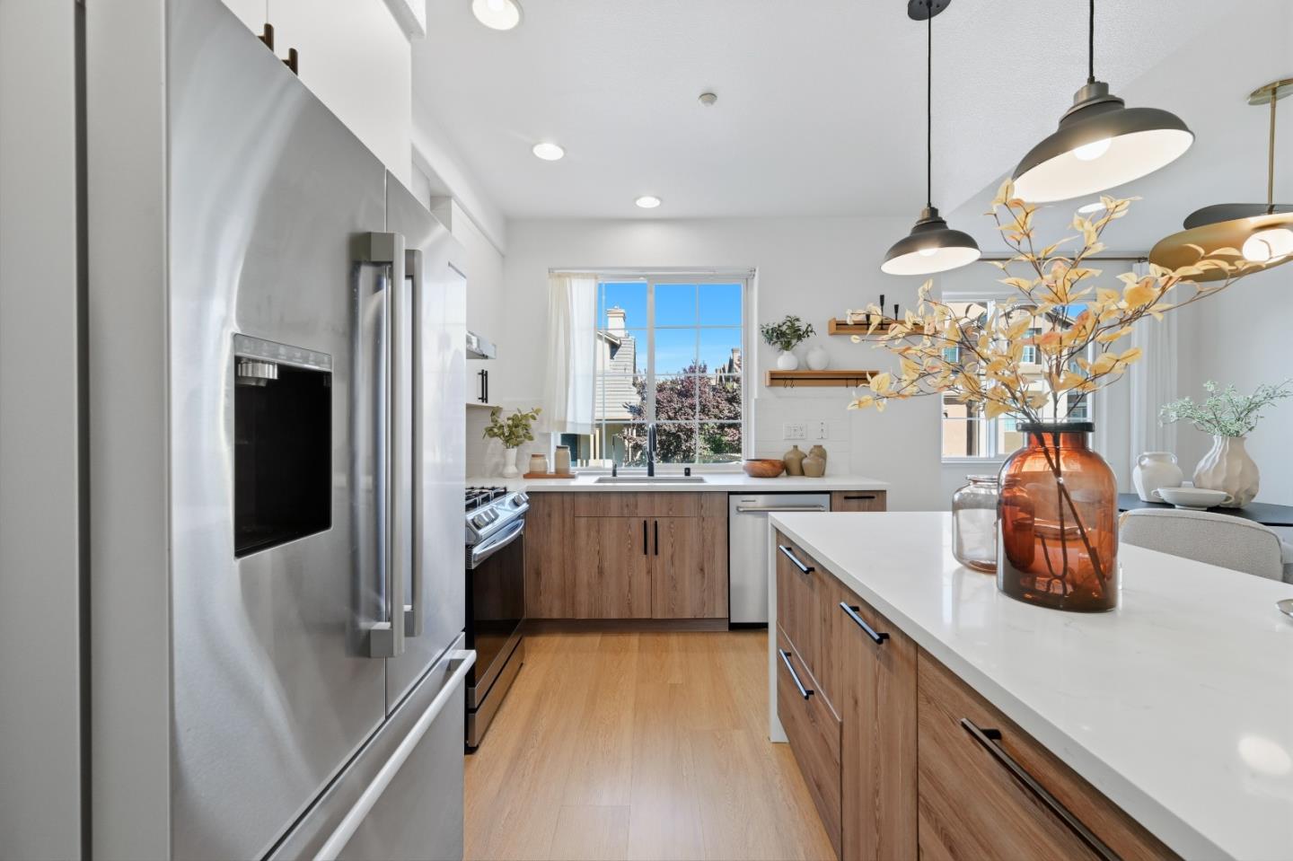 Detail Gallery Image 4 of 80 For 35005 11th St, Union City,  CA 94587 - 4 Beds | 3 Baths