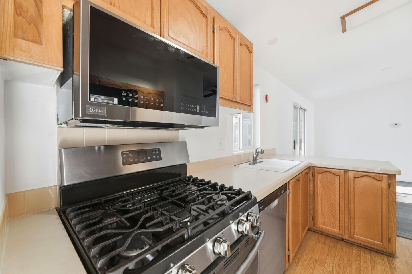 Detail Gallery Image 12 of 33 For 1358 Old Oakland Rd #120,  San Jose,  CA 95112 - 3 Beds | 2 Baths