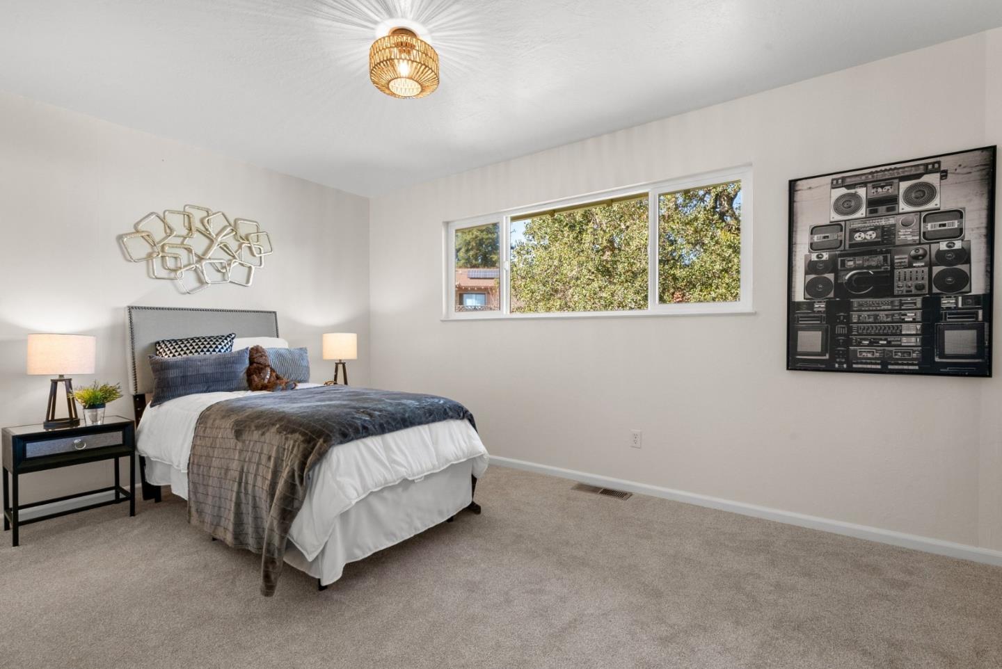Detail Gallery Image 16 of 39 For 135 Belmont St, Santa Cruz,  CA 95060 - 4 Beds | 2 Baths