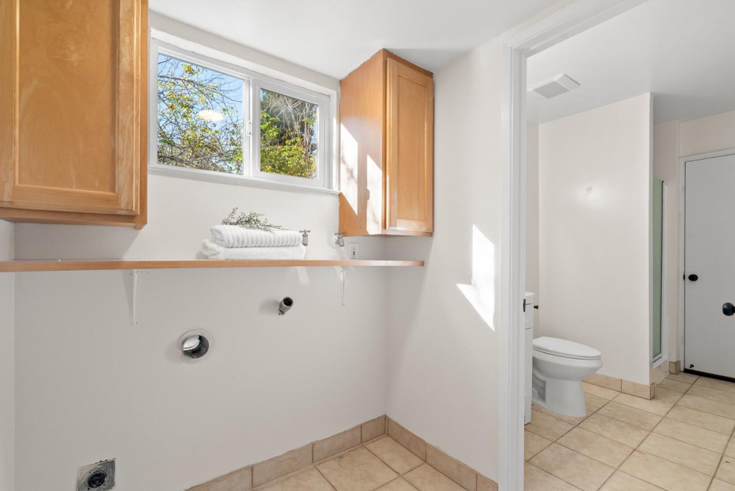 Detail Gallery Image 26 of 39 For 135 Belmont St, Santa Cruz,  CA 95060 - 4 Beds | 2 Baths