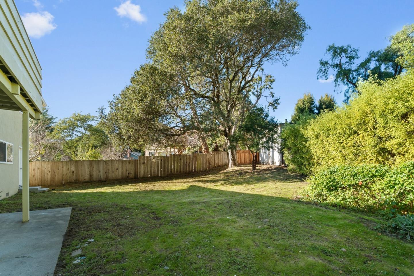 Detail Gallery Image 30 of 39 For 135 Belmont St, Santa Cruz,  CA 95060 - 4 Beds | 2 Baths