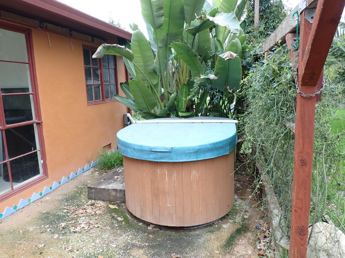 Detail Gallery Image 13 of 21 For 18039 Riverside Dr, Sonoma,  CA 95476 - 3 Beds | 2 Baths