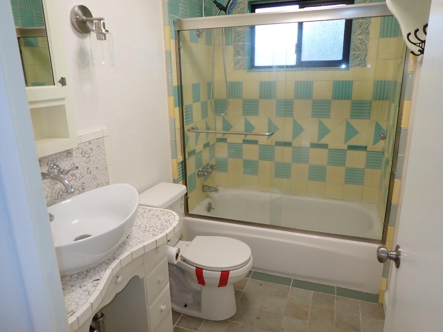 Detail Gallery Image 15 of 21 For 18039 Riverside Dr, Sonoma,  CA 95476 - 3 Beds | 2 Baths