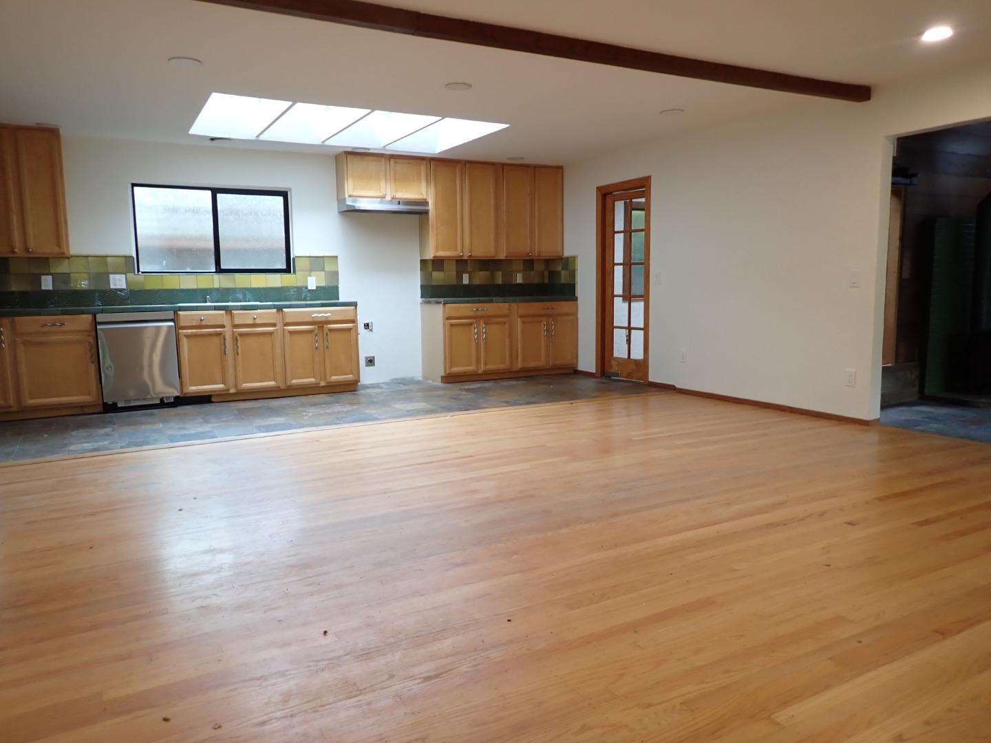 Detail Gallery Image 4 of 21 For 18039 Riverside Dr, Sonoma,  CA 95476 - 3 Beds | 2 Baths