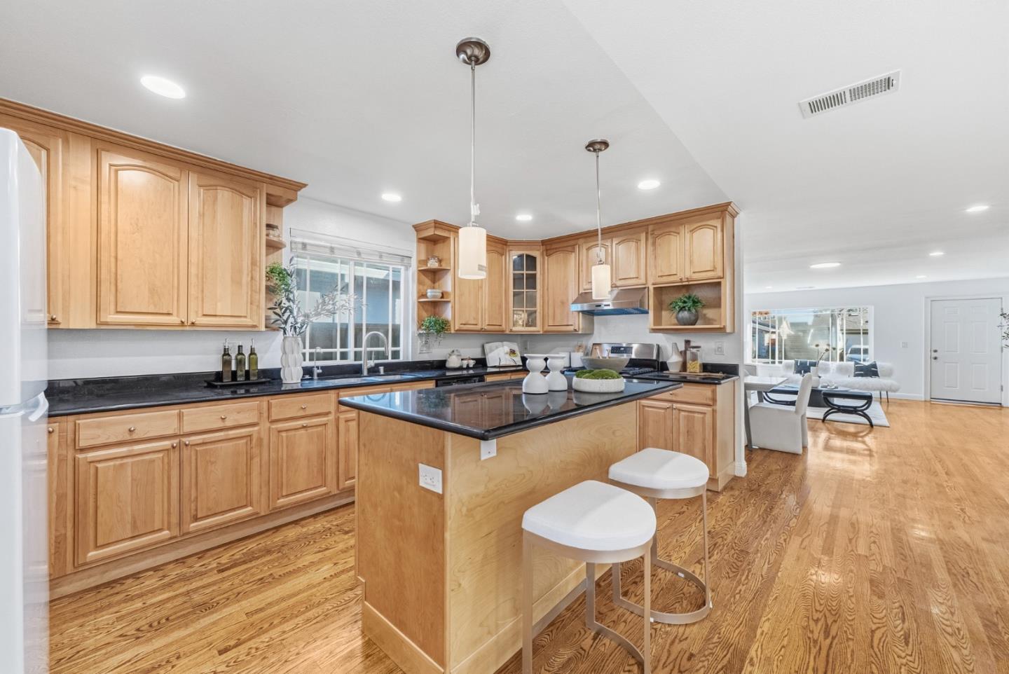 Detail Gallery Image 13 of 40 For 4855 Wheeler Dr, Fremont,  CA 94538 - 4 Beds | 3 Baths