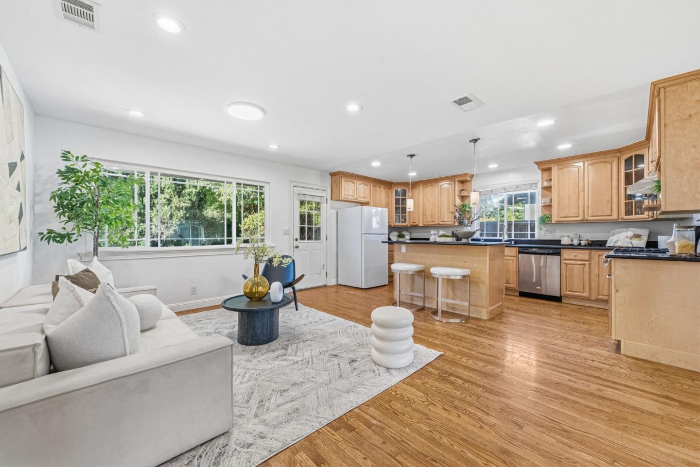 Detail Gallery Image 9 of 40 For 4855 Wheeler Dr, Fremont,  CA 94538 - 4 Beds | 3 Baths