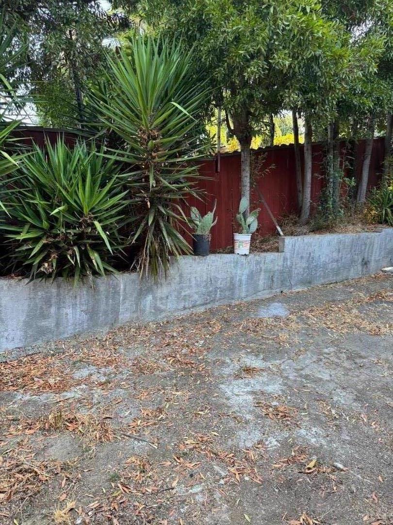 Detail Gallery Image 10 of 11 For 3002 Bona St, Oakland,  CA 94601 - – Beds | – Baths