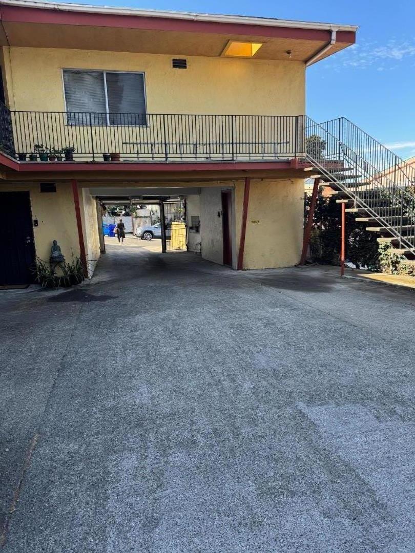 Detail Gallery Image 6 of 11 For 3002 Bona St, Oakland,  CA 94601 - – Beds | – Baths