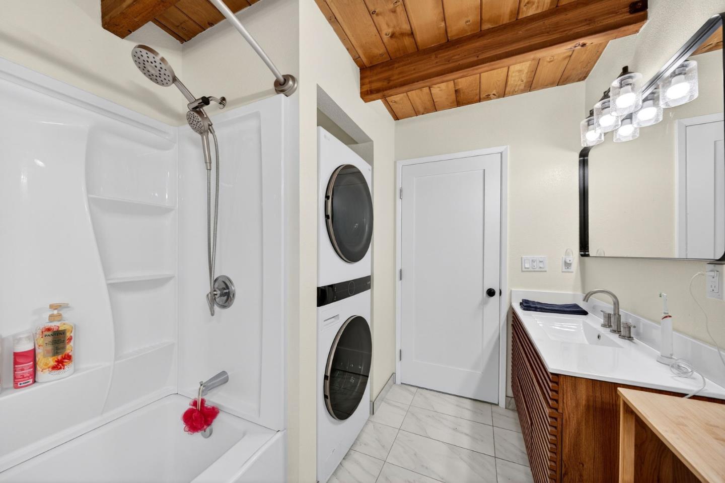 Detail Gallery Image 13 of 31 For 15194 Big Basin Way, Boulder Creek,  CA 95006 - 4 Beds | 3 Baths