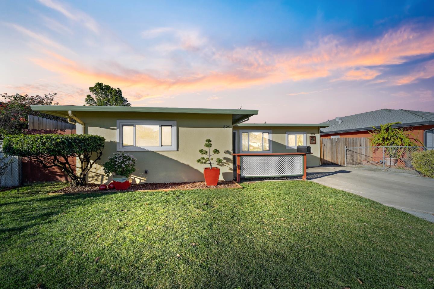 Detail Gallery Image 2 of 47 For 329 Carnegie Dr, Milpitas,  CA 95035 - 4 Beds | 2 Baths