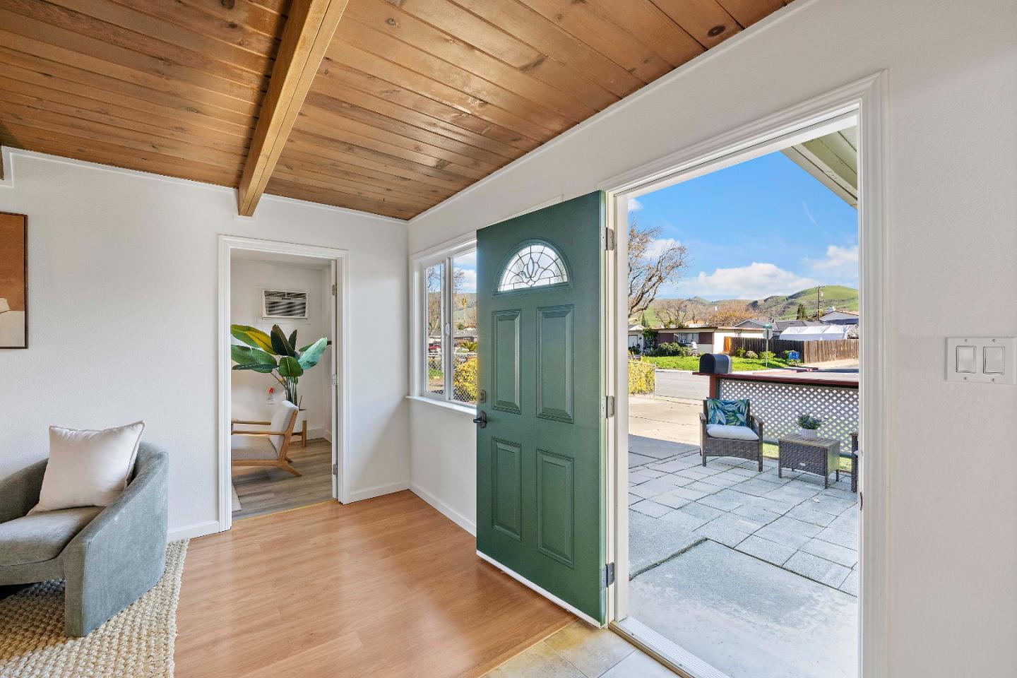 Detail Gallery Image 7 of 47 For 329 Carnegie Dr, Milpitas,  CA 95035 - 4 Beds | 2 Baths