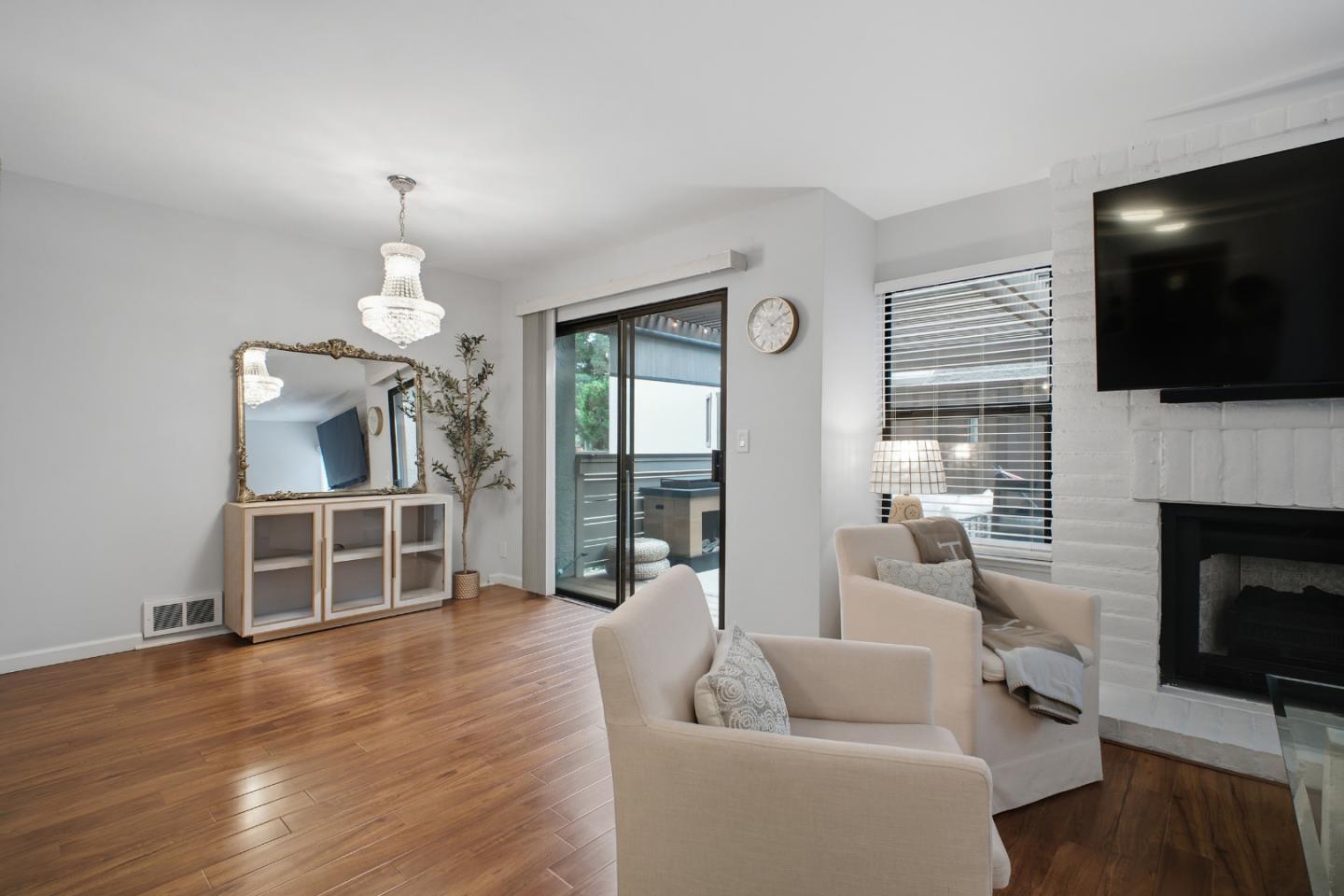 Detail Gallery Image 10 of 40 For 1321 Fruitdale Ave, San Jose,  CA 95126 - 3 Beds | 2/1 Baths