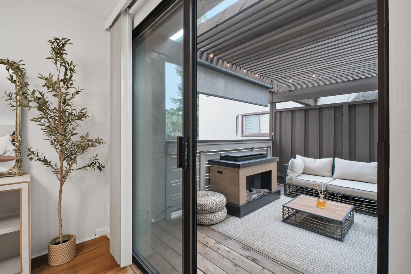 Detail Gallery Image 14 of 40 For 1321 Fruitdale Ave, San Jose,  CA 95126 - 3 Beds | 2/1 Baths