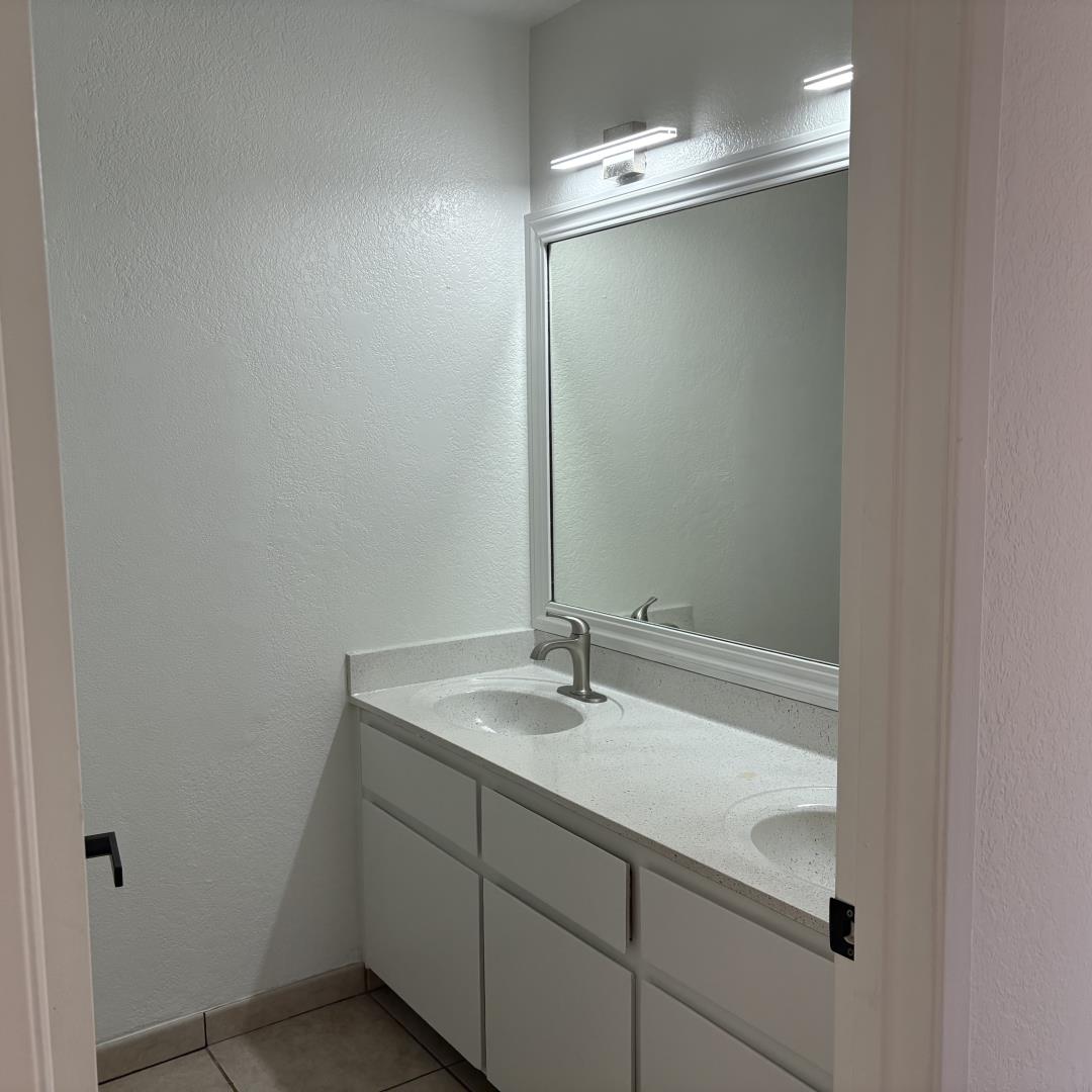 Detail Gallery Image 10 of 14 For 1207 Permata Ct, San Jose,  CA 95116 - 2 Beds | 2 Baths