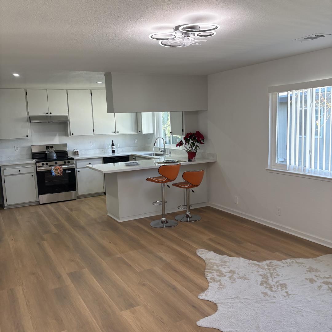 Detail Gallery Image 4 of 14 For 1207 Permata Ct, San Jose,  CA 95116 - 2 Beds | 2 Baths