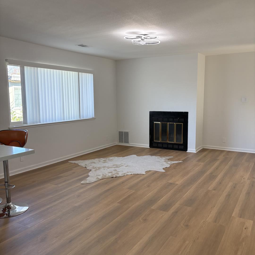 Detail Gallery Image 5 of 14 For 1207 Permata Ct, San Jose,  CA 95116 - 2 Beds | 2 Baths