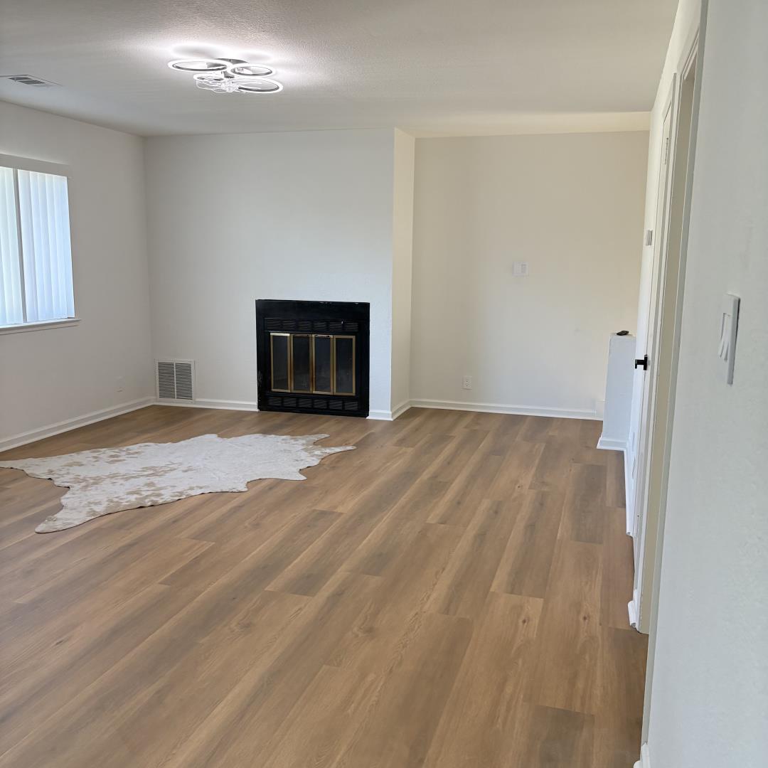 Detail Gallery Image 6 of 14 For 1207 Permata Ct, San Jose,  CA 95116 - 2 Beds | 2 Baths