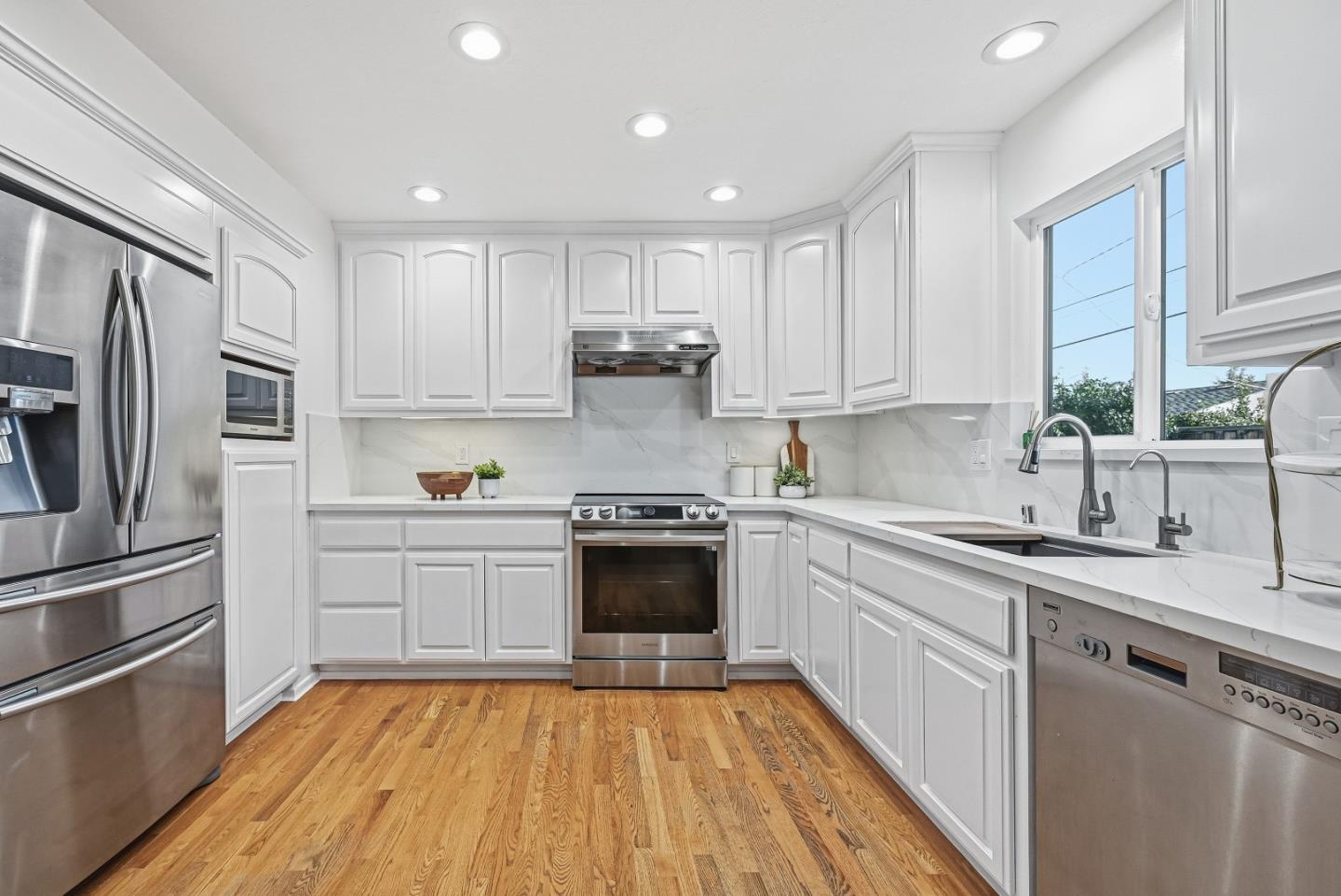 Detail Gallery Image 11 of 32 For 872 Loyalton Dr, Campbell,  CA 95008 - 3 Beds | 2 Baths