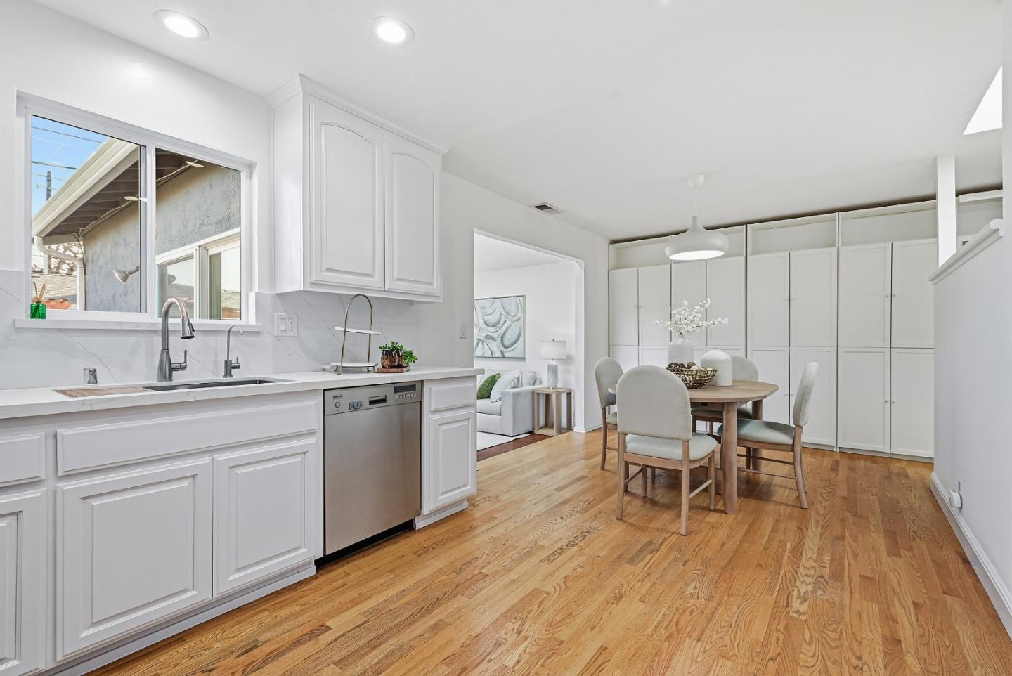 Detail Gallery Image 12 of 32 For 872 Loyalton Dr, Campbell,  CA 95008 - 3 Beds | 2 Baths