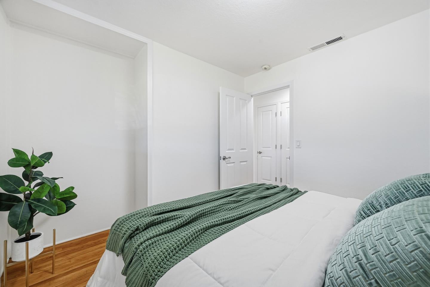 Detail Gallery Image 23 of 32 For 872 Loyalton Dr, Campbell,  CA 95008 - 3 Beds | 2 Baths