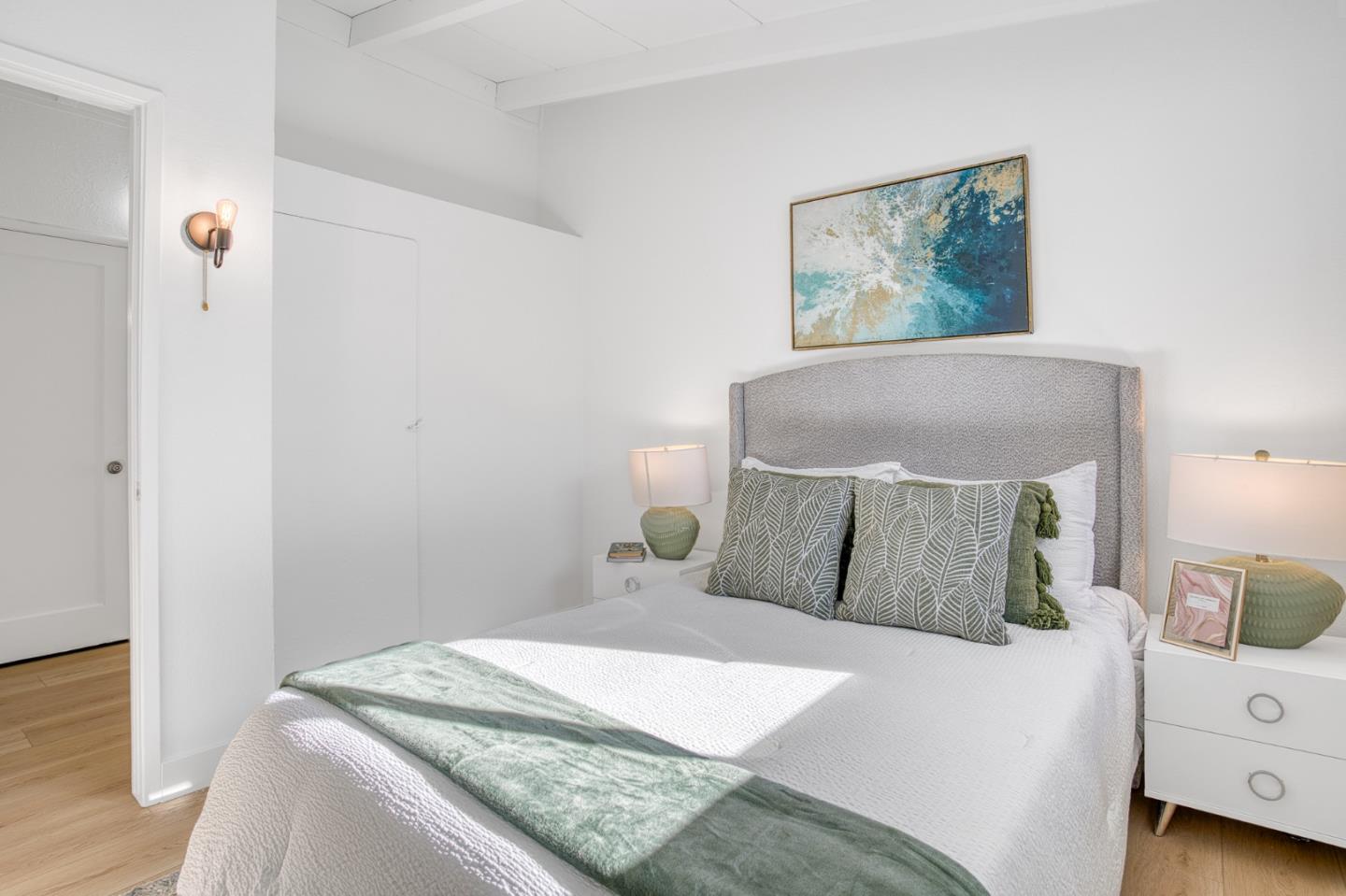 Detail Gallery Image 19 of 27 For 128 Grace Ave, East Palo Alto,  CA 94303 - 3 Beds | 1/1 Baths