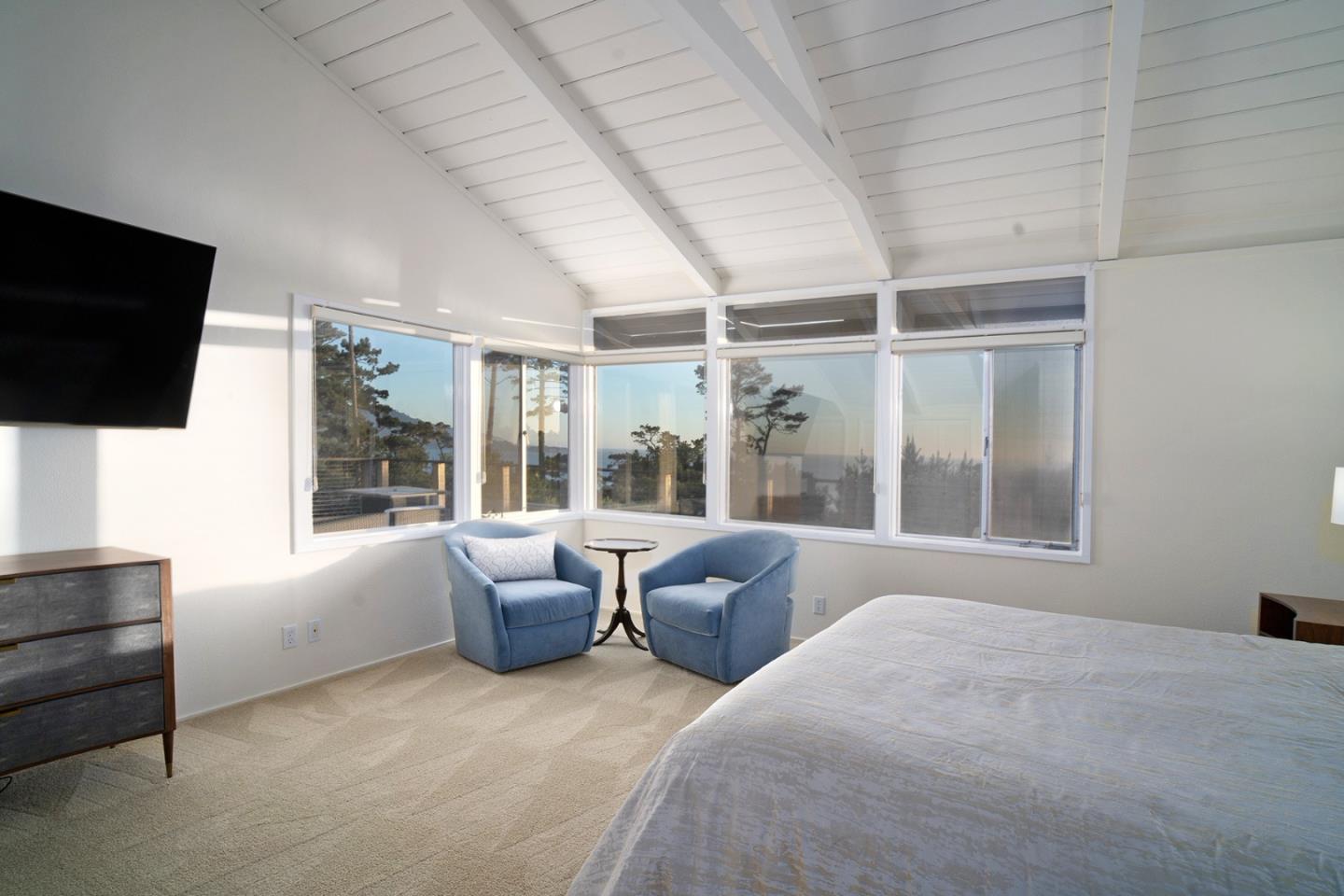 Detail Gallery Image 15 of 28 For 1278 Padre Ln, Pebble Beach,  CA 93953 - 3 Beds | 4 Baths